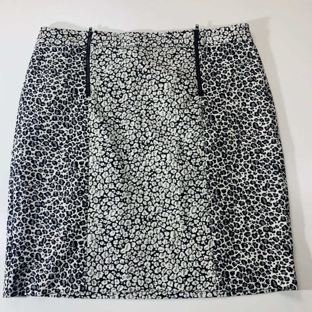 Ann Taylor Skirt Animal Print Front Zpper Grey Black  Neutal Mini Mixed Print 14